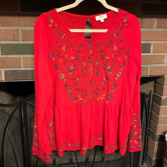 SOLD** Sz L Boho red embroidered floral details bell sleeve top. - Picture 2 of 10